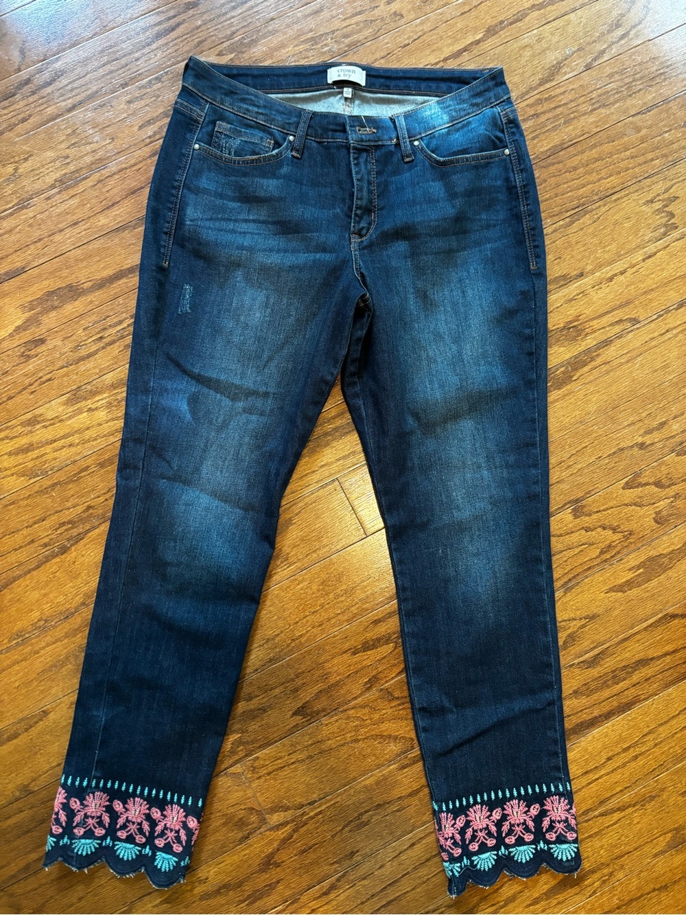 Crown & Ivy Embroidered Hem Jeans Size 10